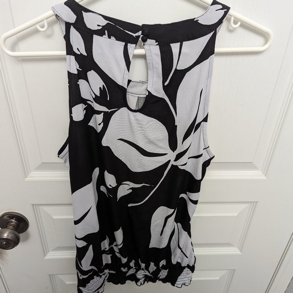White house Black market WhBm Women Size medium shirt - Picture 5 of 7